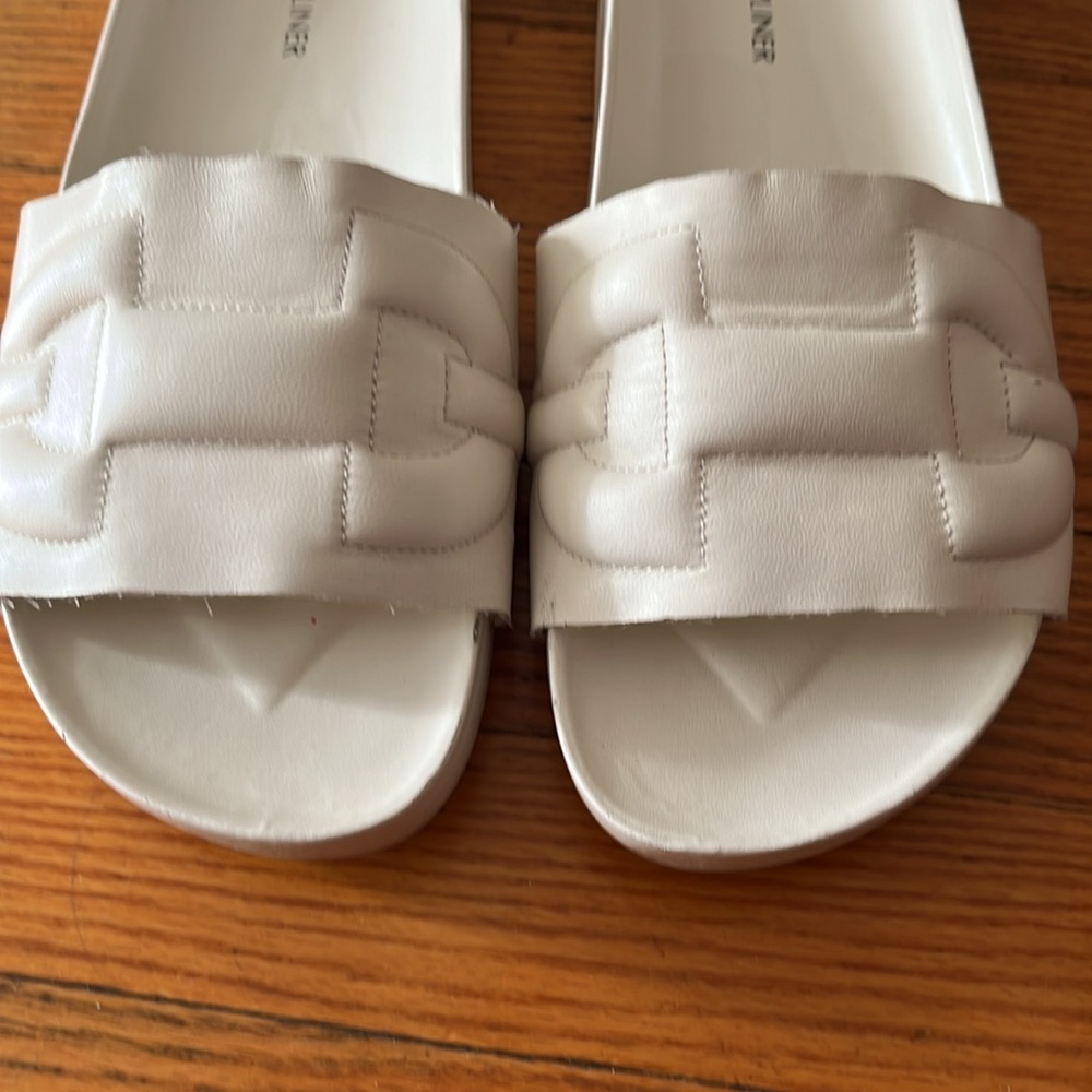 Donald Pliner slides size 8 - Picture 5 of 8